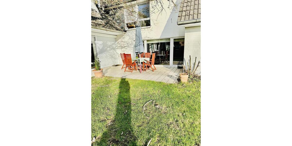 Etagenwohnung Isernhagen - 6 Zimmer, 255 m&sup2;, 2.500&euro; | Angebot:25381857