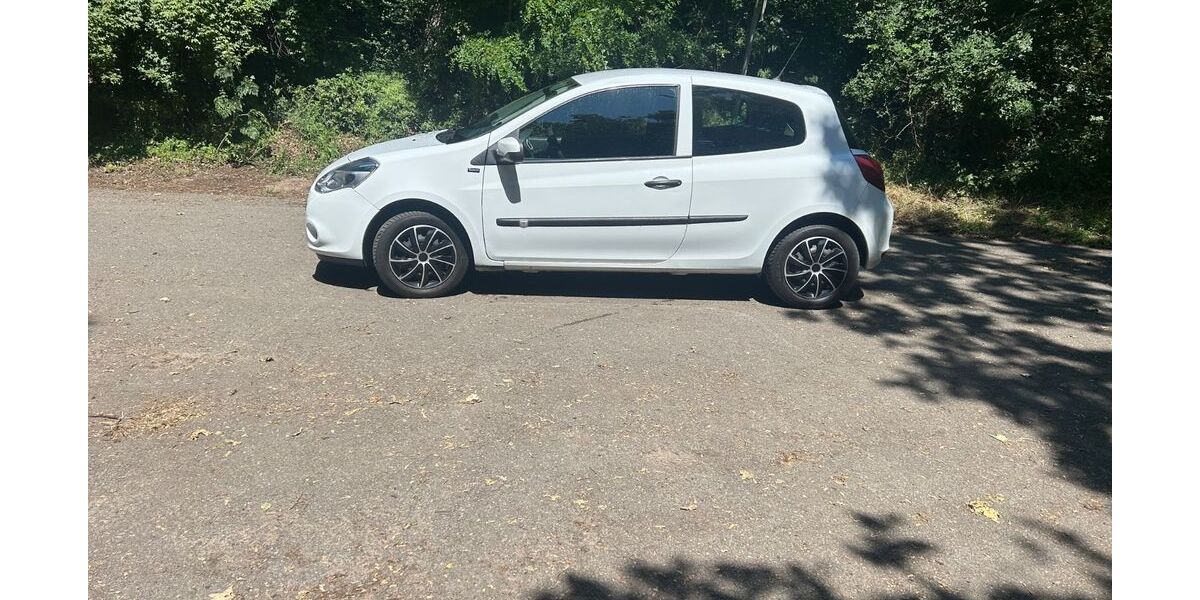 Renault Clio 158.000 km 2.200 &euro; Neustadt 31535