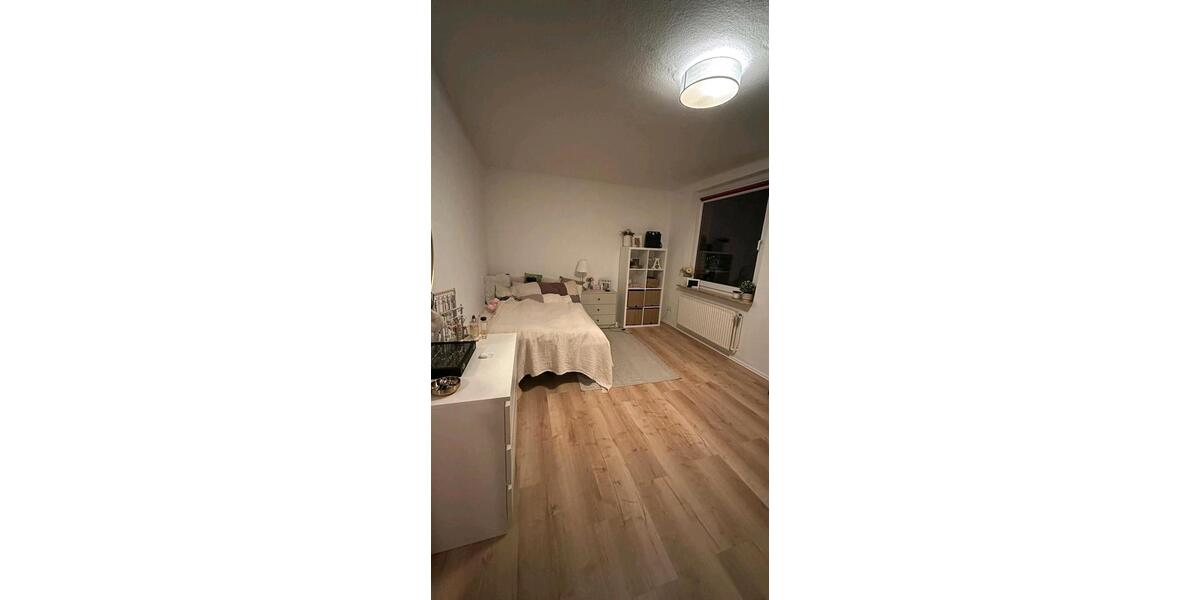 Etagenwohnung Hannover Herrenhausen-Stöcken - 3.5 Zimmer, 72 m&sup2;, 1.000&euro; | Angebot:26285956