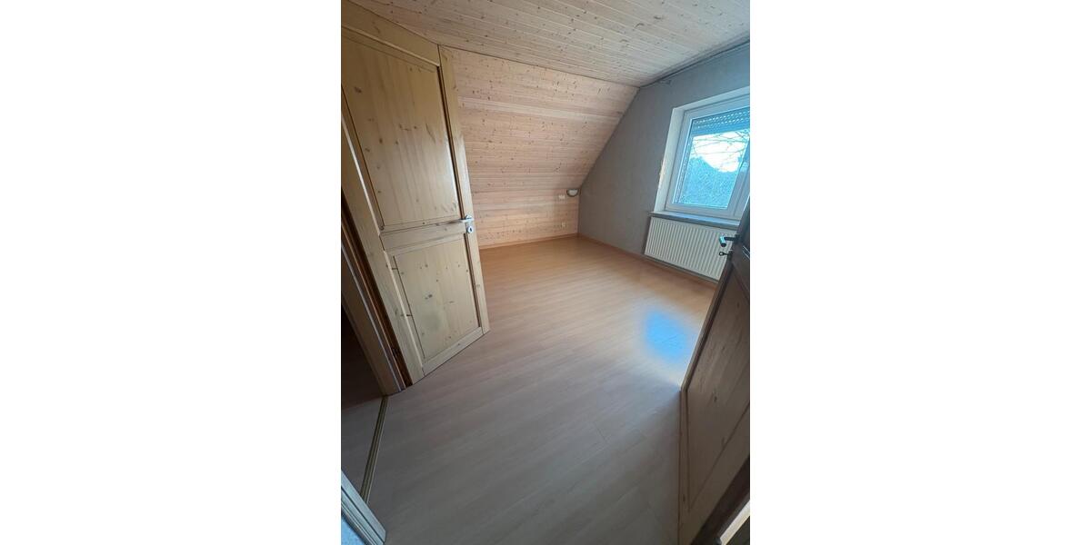 Etagenwohnung Lehrte - 4 Zimmer, 102 m&sup2;, 900&euro; | Angebot:25179397