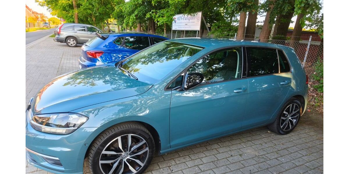 VW Golf 93.000 km 17.000 &euro; Garbsen 30827