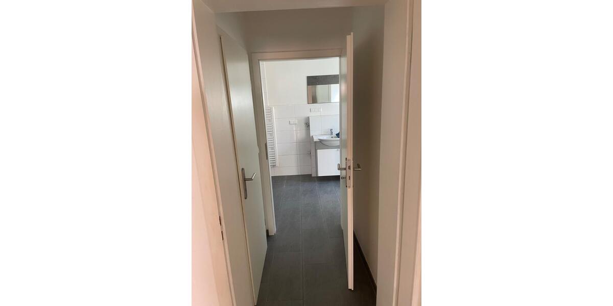 Erdgeschoßwohnung Hannover Herrenhausen-Stöcken - 3 Zimmer, 100 m&sup2;, 1.200&euro; | Angebot:26421306