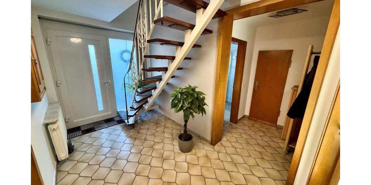 Einfamilienhaus Isernhagen Altwarmbüchen - 5 Zimmer, 192 m&sup2;, 599.000&euro; | Angebot:25672298