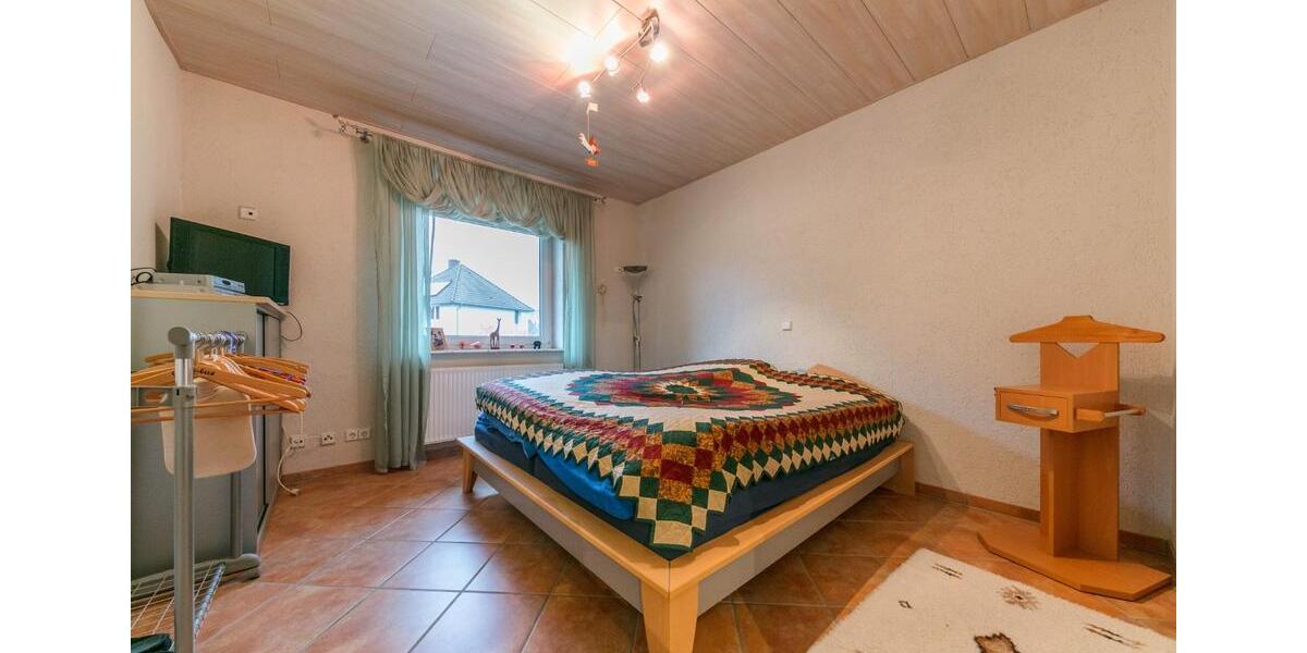 Einfamilienhaus Bad Münder am Deister - 9 Zimmer, 240 m&sup2;, 450.000&euro; | Angebot:21173892
