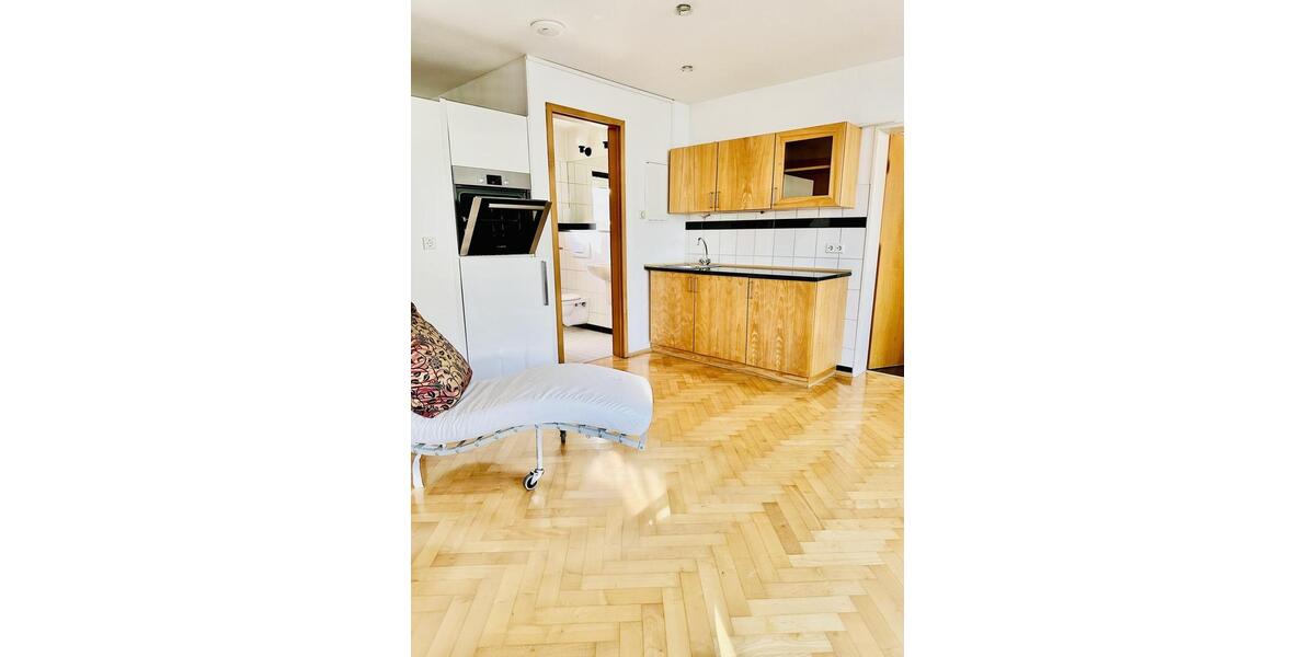 Etagenwohnung Isernhagen - 6 Zimmer, 255 m&sup2;, 2.500&euro; | Angebot:25381857