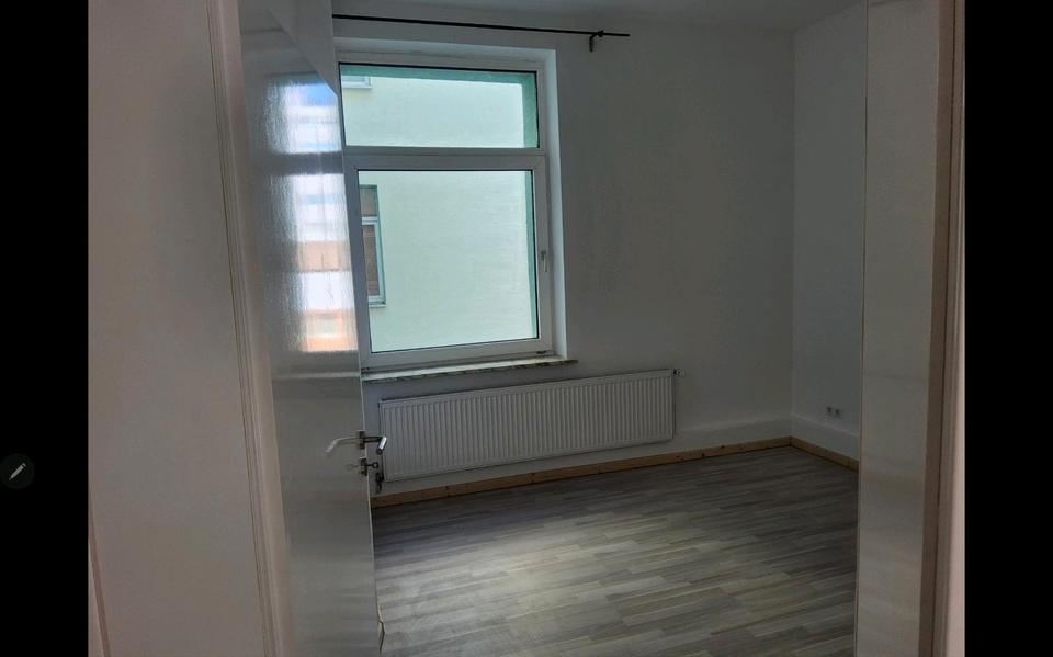 Etagenwohnung Hannover Herrenhausen-Stöcken - 4 Zimmer, 100 m&sup2;, 1.150&euro; | Angebot:25858530