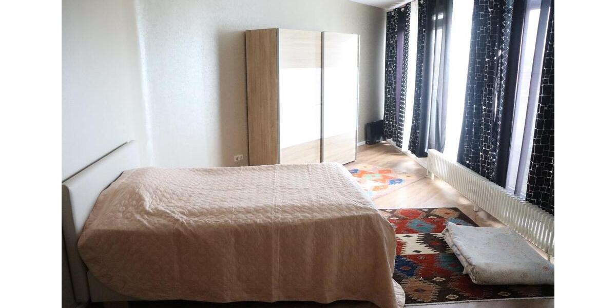 Etagenwohnung Hannover Vahrenwald-List - 4 Zimmer, 129 m&sup2;, 600&euro; | Angebot:25919880