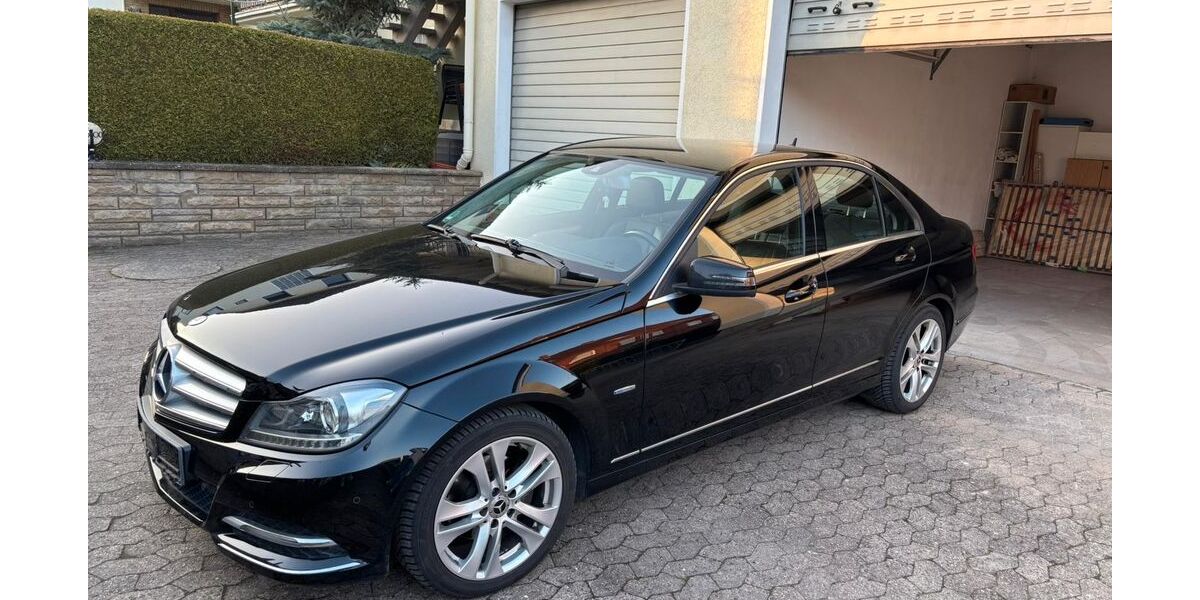 Mercedes-Benz C 200 141.000 km 8.900 &euro; Springe 31832