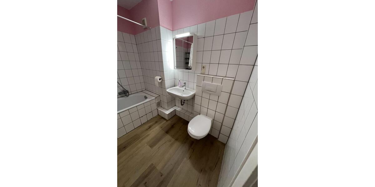 Etagenwohnung Hannover Vahrenwald-List - 1 Zimmer, 33 m&sup2;, 660&euro; | Angebot:25892734