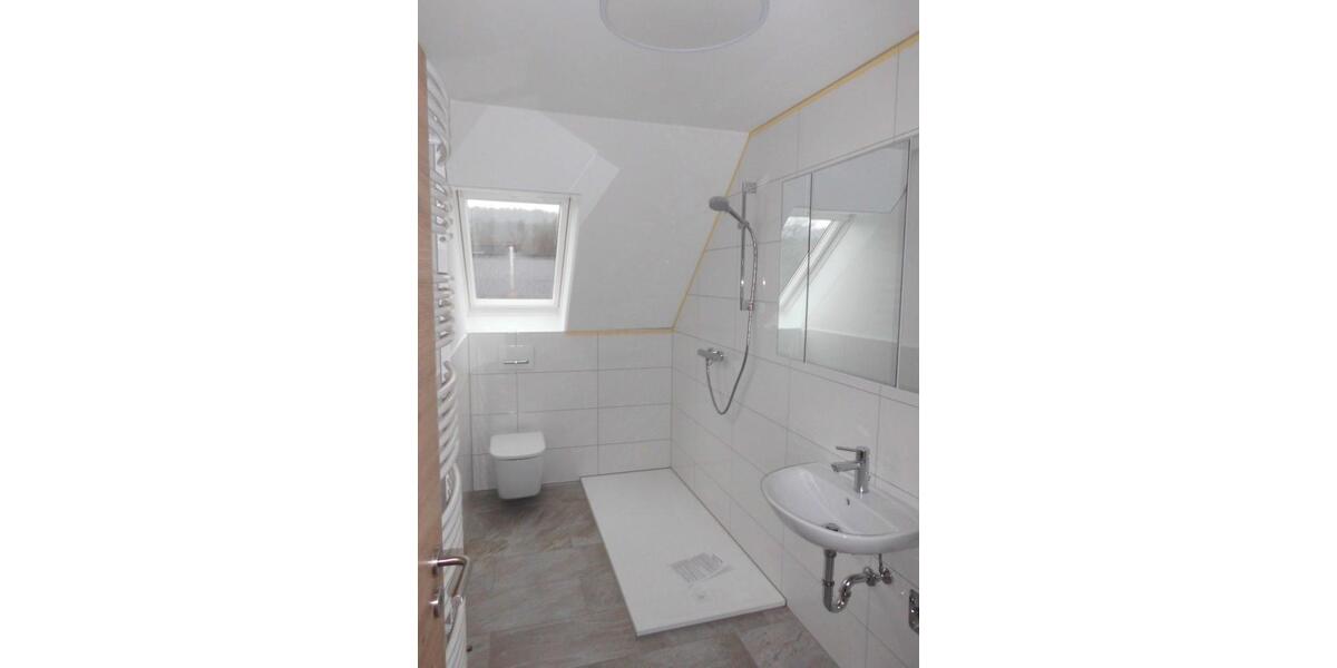 Dachgeschoßwohnung Rodenberg - 3 Zimmer, 80 m&sup2;, 500&euro; | Angebot:25613332