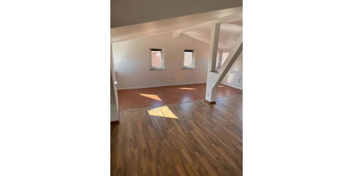 Dachgeschoßwohnung Burgdorf - 2 Zimmer, 100 m&sup2;, 750&euro; | Angebot:26477620
