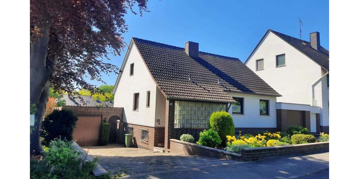 Einfamilienhaus Sarstedt - 7 Zimmer, 307 m&sup2;, 385.000&euro; | Angebot:26979861