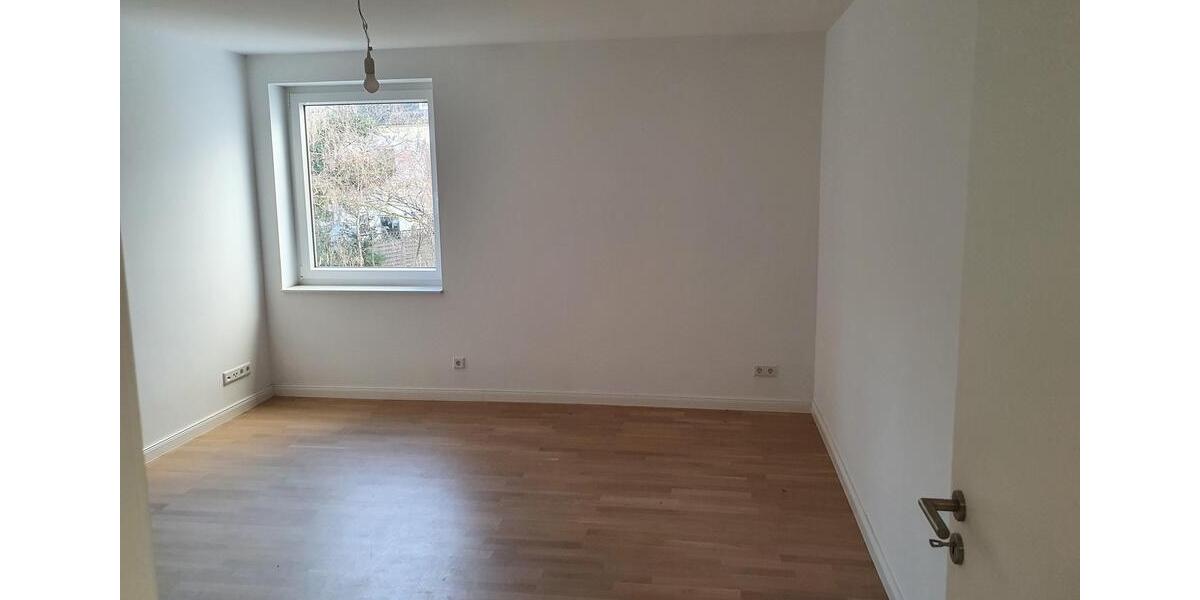 Etagenwohnung Hannover Vahrenwald-List - 3 Zimmer, 82 m&sup2;, 1.310&euro; | Angebot:25823924