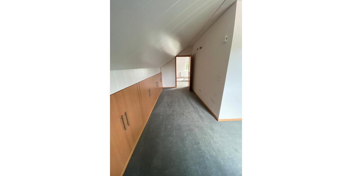 Dachgeschoßwohnung Stadthagen - 5 Zimmer, 126 m&sup2;, 1.200&euro; | Angebot:24868051