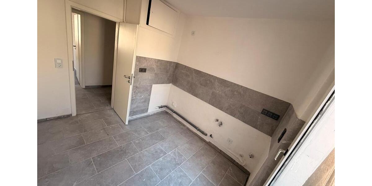 Etagenwohnung Hannover - 2 Zimmer, 75 m&sup2;, 1.000&euro; | Angebot:25844762