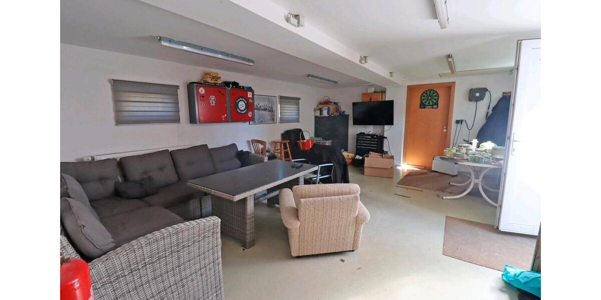 Einfamilienhaus Wunstorf - 6 Zimmer, 250 m&sup2;, 360.000&euro; | Angebot:24977586