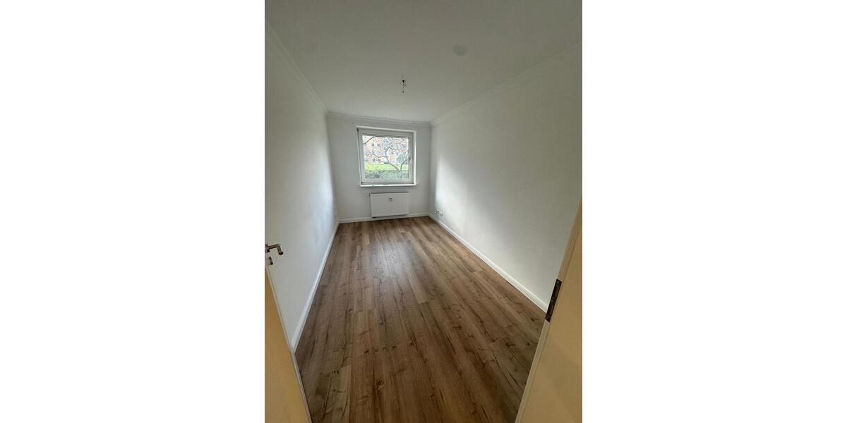 Erdgeschoßwohnung Hannover Vahrenwald-List - 3.5 Zimmer, 86 m&sup2;, 1.050&euro; | Angebot:25782503