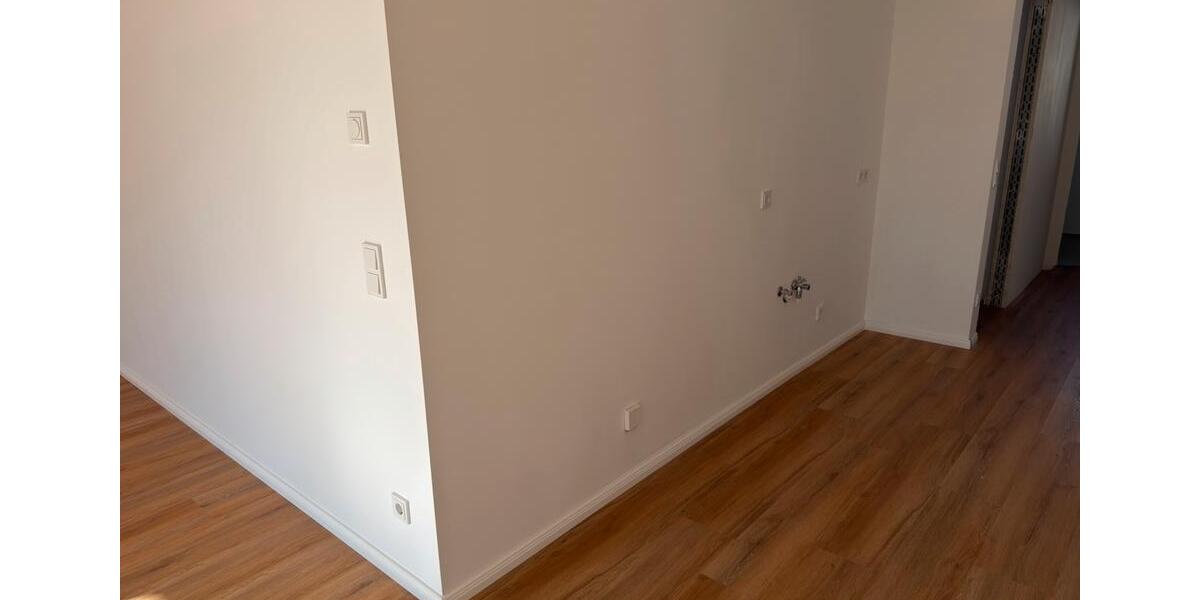 Etagenwohnung Hannover Nord - 2 Zimmer, 73 m&sup2;, 16&euro; | Angebot:25394109