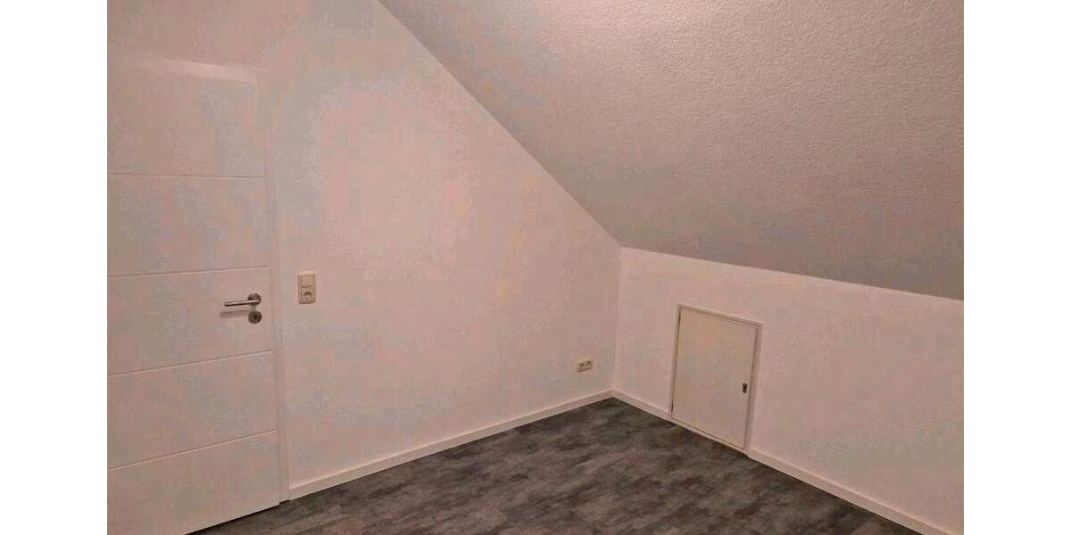 Dachgeschoßwohnung Lauenau - 4 Zimmer, 93 m&sup2;, 275.000&euro; | Angebot:25880930