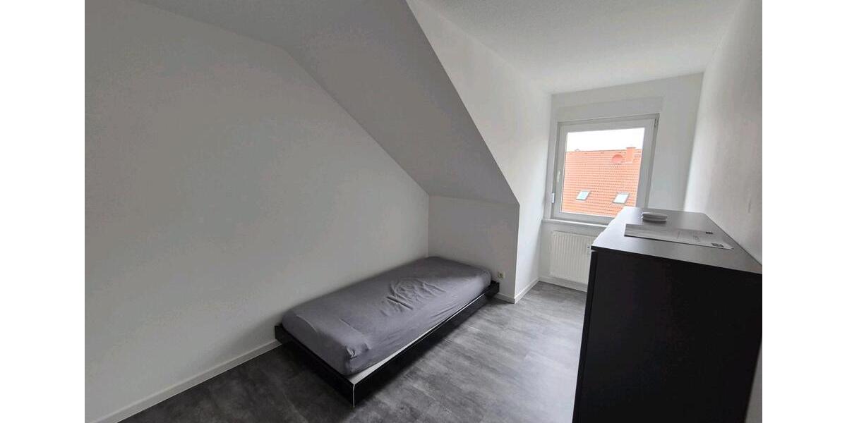 Dachgeschoßwohnung Lauenau - 4 Zimmer, 93 m&sup2;, 275.000&euro; | Angebot:25880930
