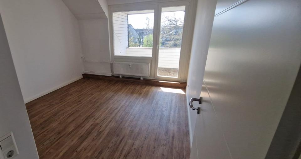Dachgeschoßwohnung Hannover Buchholz-Kleefeld - 2.5 Zimmer, 56 m&sup2;, 159.000&euro; | Angebot:27489376