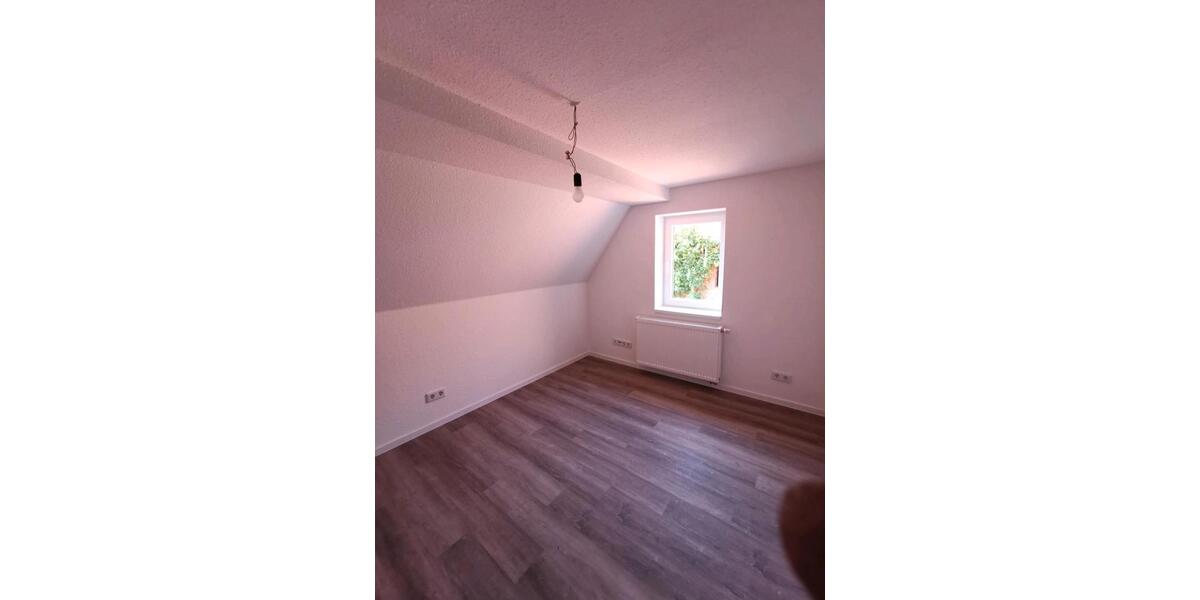 Dachgeschoßwohnung Gehrden - 4 Zimmer, 109 m&sup2;, 900&euro; | Angebot:25944703