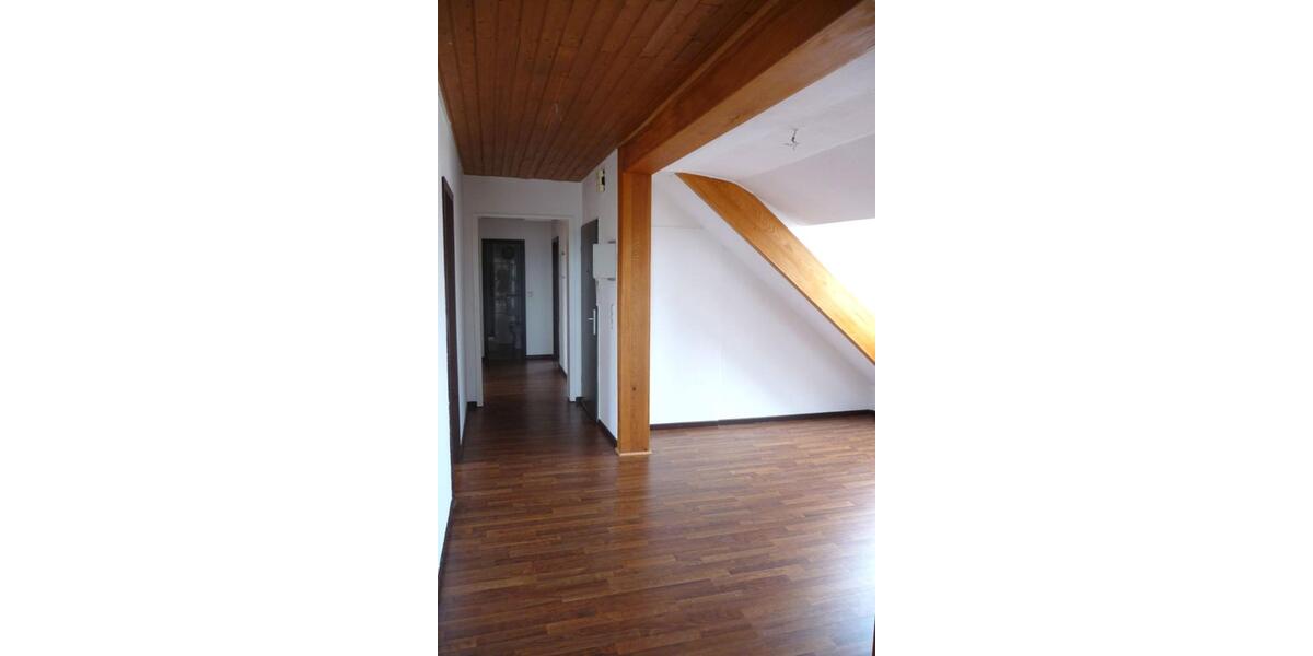 Dachgeschoßwohnung Hemmingen - 3.5 Zimmer, 100 m&sup2;, 850&euro; | Angebot:24350624