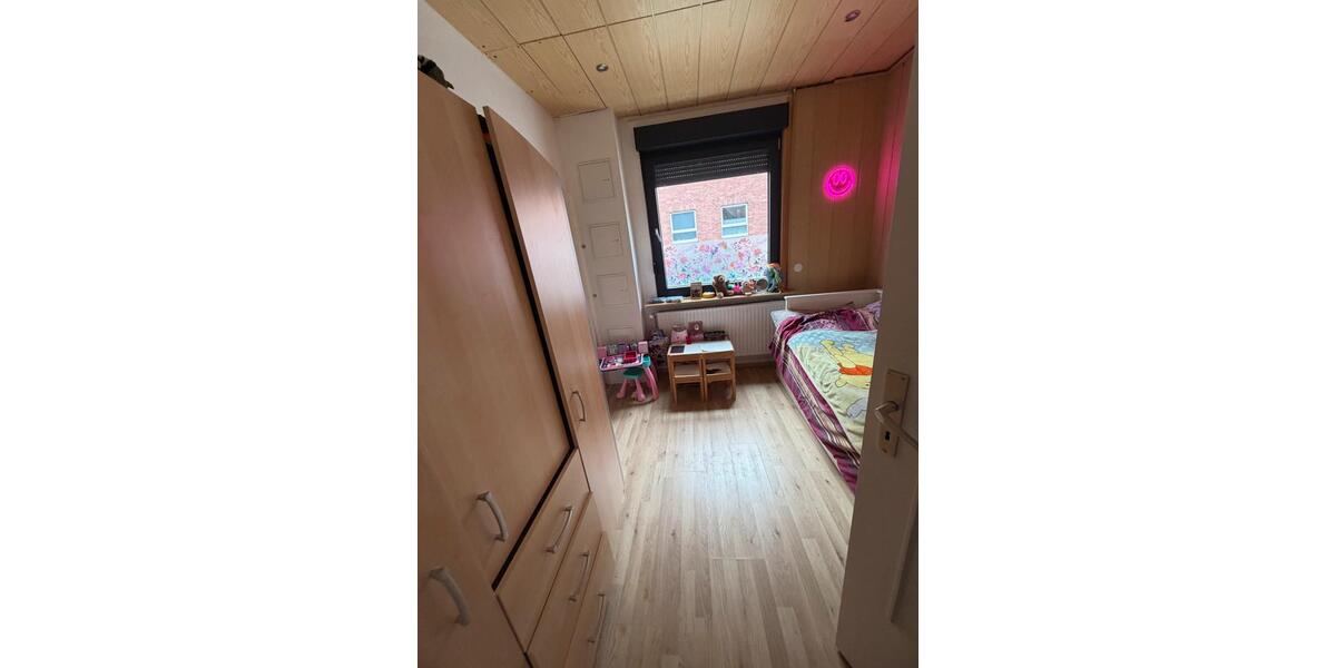 Etagenwohnung Hannover Herrenhausen-Stöcken - 3 Zimmer, 100 m&sup2;, 1.200&euro; | Angebot:25830114