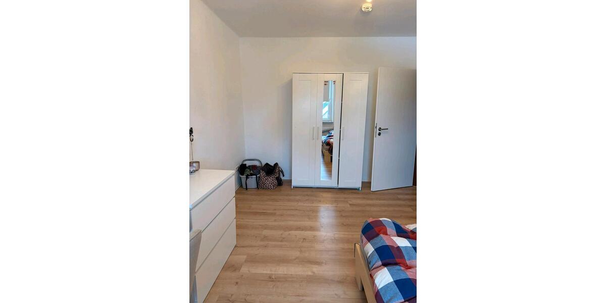 Etagenwohnung Hannover Herrenhausen-Stöcken - 3.5 Zimmer, 72 m&sup2;, 490&euro; | Angebot:25925803