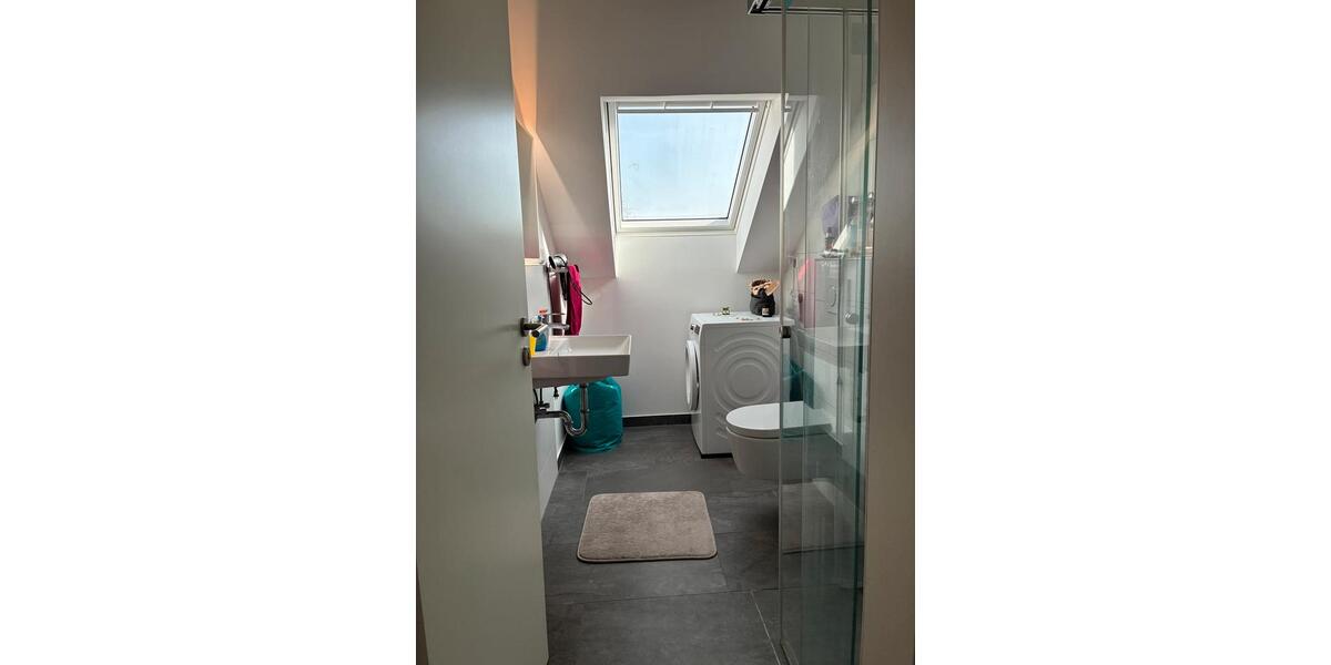 Dachgeschoßwohnung Seelze - 2.5 Zimmer, 72 m&sup2;, 930&euro; | Angebot:25405109