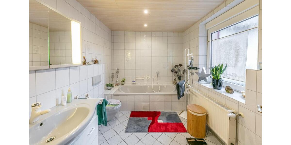 Einfamilienhaus Bad Münder am Deister - 9 Zimmer, 240 m&sup2;, 450.000&euro; | Angebot:21173892