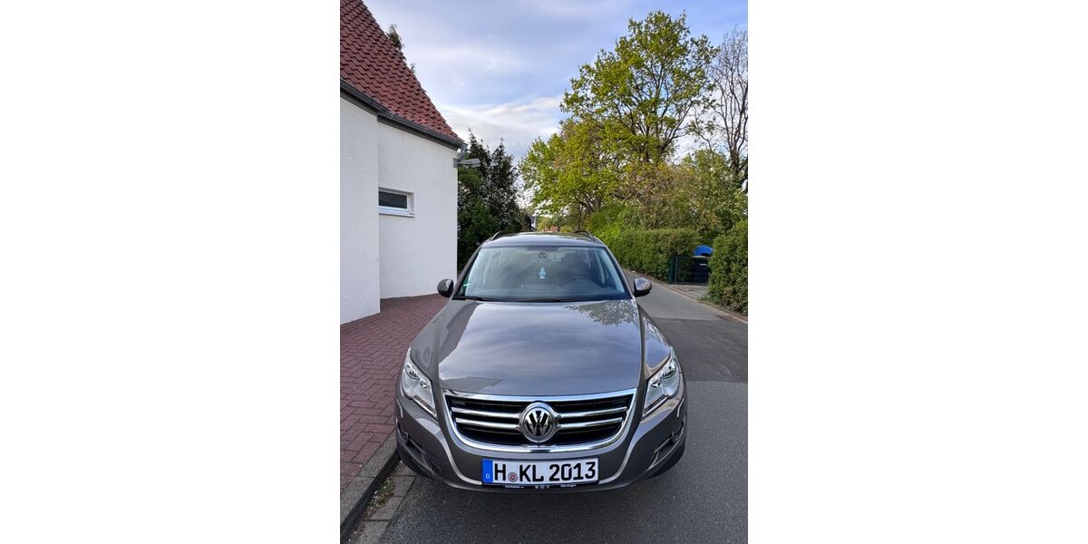 VW Tiguan 103.000 km 11.200 &euro; Garbsen 30823