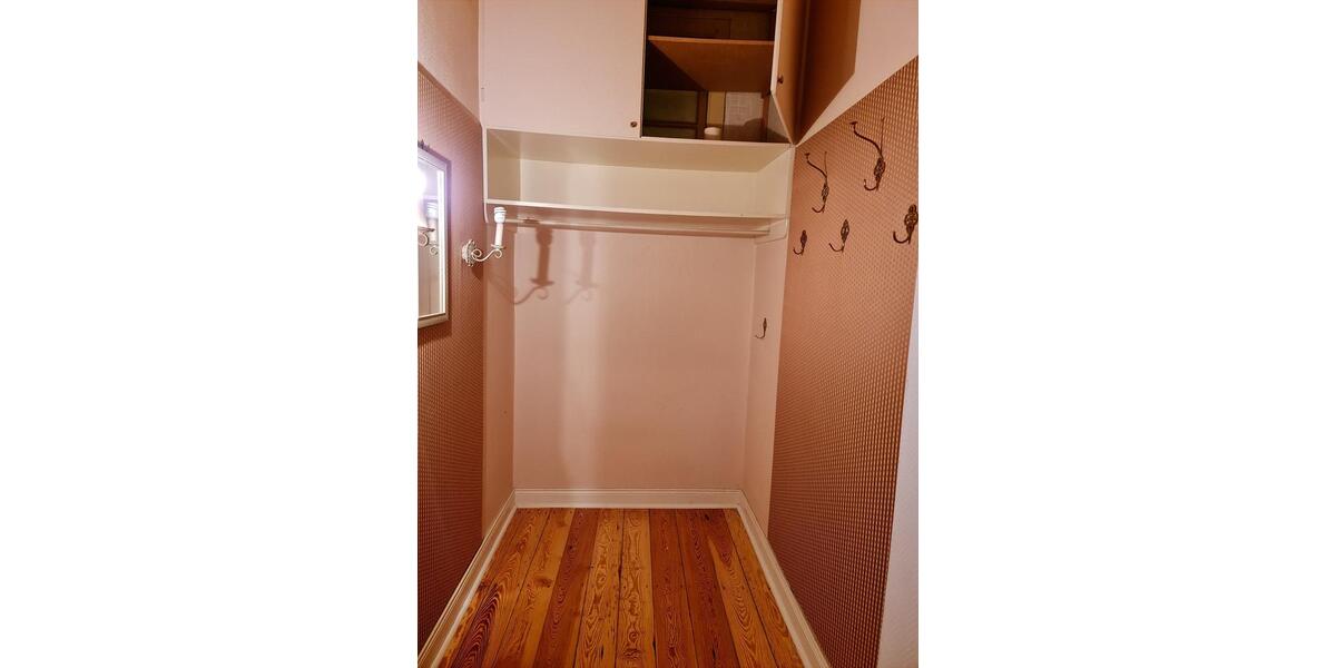 Etagenwohnung Stadthagen - 6 Zimmer, 150 m&sup2;, 1.275&euro; | Angebot:25995460