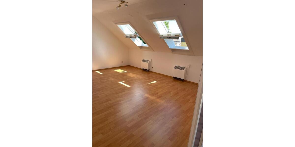 Dachgeschoßwohnung Garbsen Berenbostel - 2.5 Zimmer, 70 m&sup2;, 650&euro; | Angebot:25794493