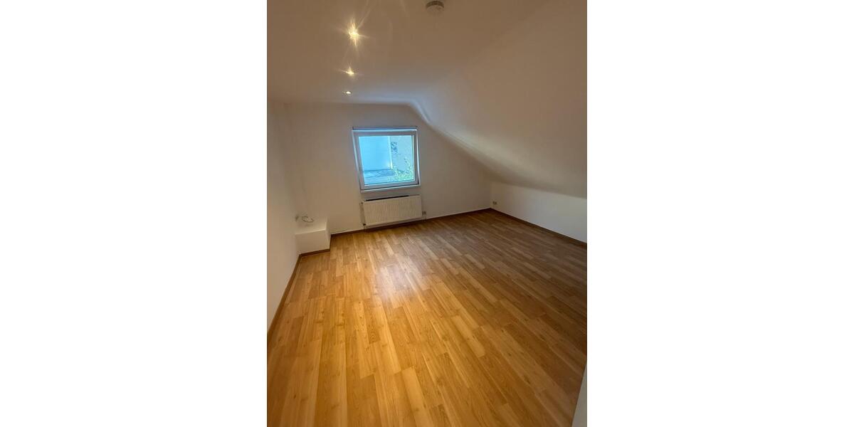 Einfamilienhaus Hannover Buchholz-Kleefeld - 4 Zimmer, 180 m&sup2;, 1.800&euro; | Angebot:25131400