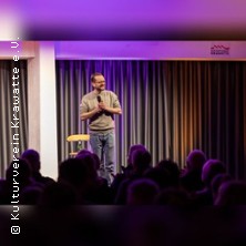 Candid Comedy aus Hannover 13.11.2026 Saal im EG der Kulturfabrik Krawatte