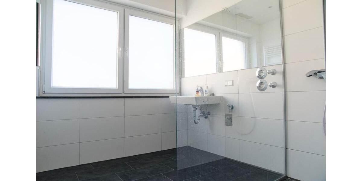 Dachgeschoßwohnung Hannover Vahrenwald-List - 10 Zimmer, 277 m&sup2;, 3.200&euro; | Angebot:26455818