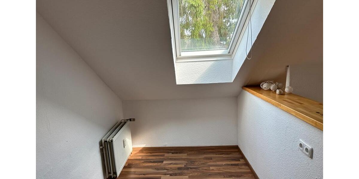 Dachgeschoßwohnung Wedemark - 2.5 Zimmer, 67 m&sup2;, 580&euro; | Angebot:25922657