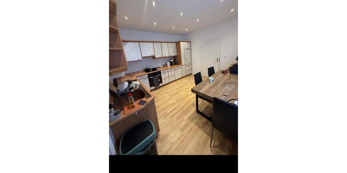 Etagenwohnung Hannover Herrenhausen-Stöcken - 3 Zimmer, 100 m&sup2;, 1.200&euro; | Angebot:25830114