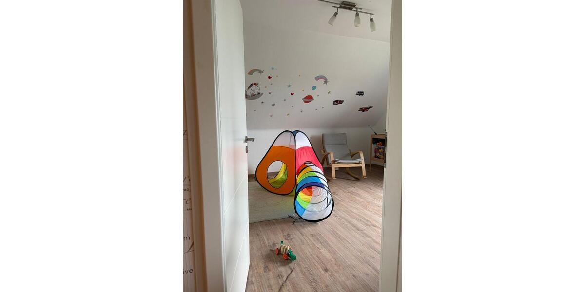 Dachgeschoßwohnung Sachsenhagen - 4 Zimmer, 120 m&sup2;, 1.150&euro; | Angebot:25996355