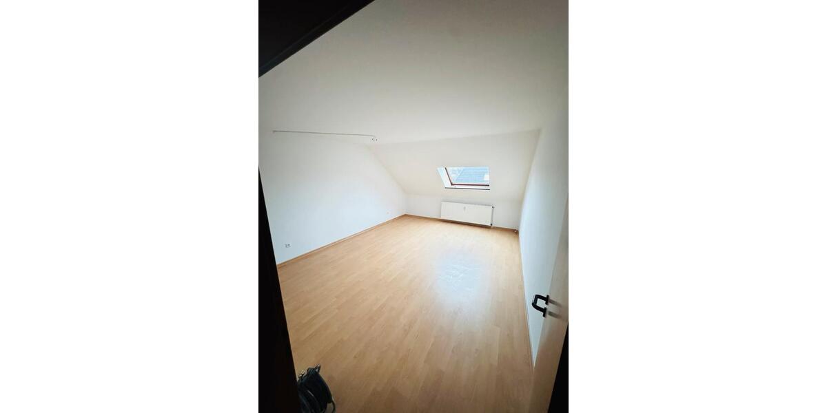 Dachgeschoßwohnung Wedemark - 3 Zimmer, 94 m&sup2;, 862&euro; | Angebot:25943338