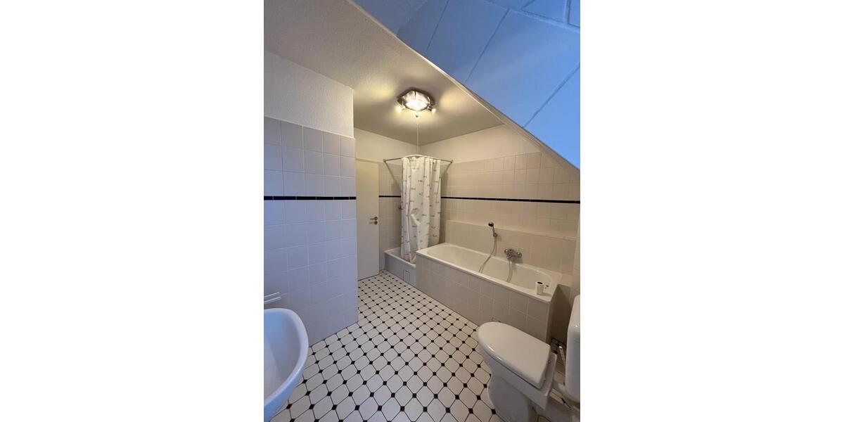 Dachgeschoßwohnung Stadthagen - 3 Zimmer, 85 m&sup2;, 820&euro; | Angebot:24850214