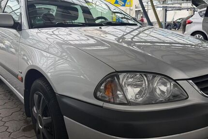 Toyota Avensis 161.000 km 1.900 &euro; Hannover 30451