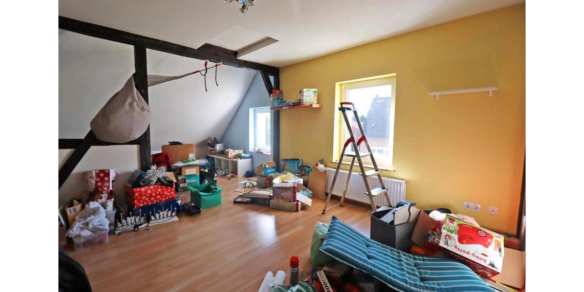 Einfamilienhaus Wunstorf - 6 Zimmer, 250 m&sup2;, 360.000&euro; | Angebot:24977586