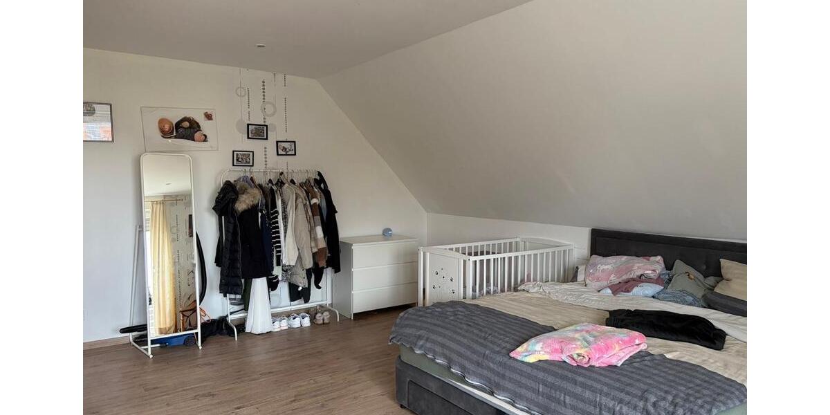 Dachgeschoßwohnung Sachsenhagen - 4 Zimmer, 120 m&sup2;, 1.150&euro; | Angebot:25996355