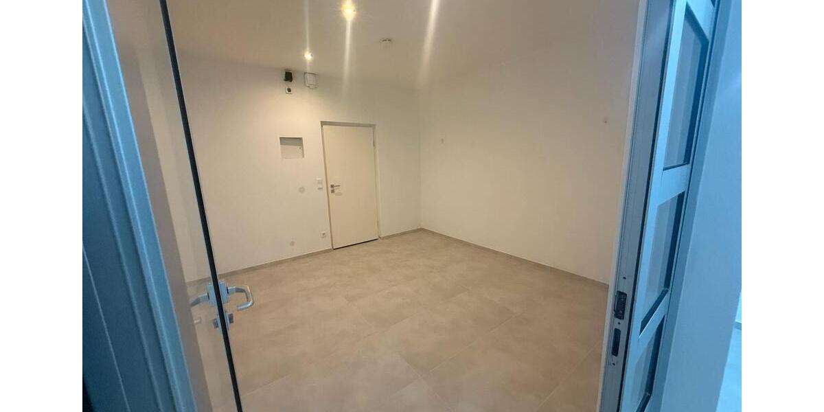 Etagenwohnung Hannover - 3 Zimmer, 130 m&sup2;, 1.680&euro; | Angebot:25066565