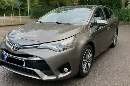 Toyota Avensis 61.432 km 15.450 &euro; Springe 31832