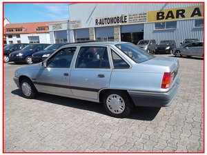 Opel Kadett E Beauty Lim. SEDAN GSD AUTOM- SERVO 74.000 km 2.800 &euro; Hannover 30179