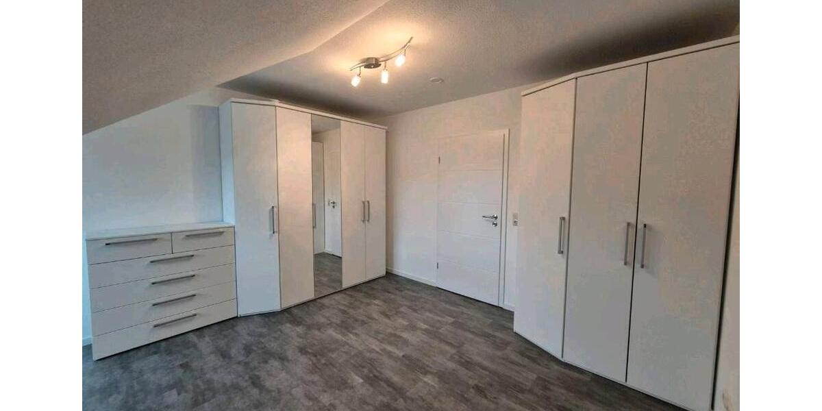 Dachgeschoßwohnung Lauenau - 4 Zimmer, 93 m&sup2;, 275.000&euro; | Angebot:25880930