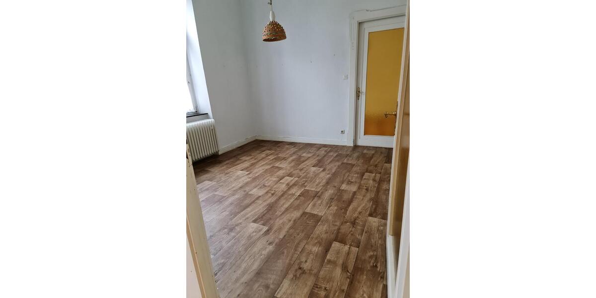 Etagenwohnung Stadthagen - 6 Zimmer, 150 m&sup2;, 1.275&euro; | Angebot:25995460